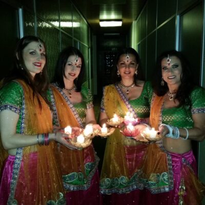 Salomons Töchter - Bollywood mit Lotuslichtern