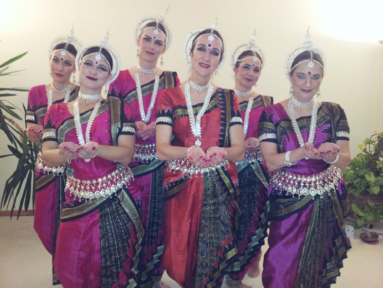 Odissi-pushpaputta-klein